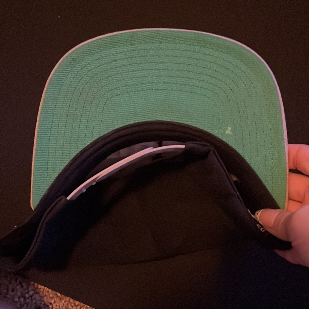 Obey SnapBack hat - Picture 2 of 3